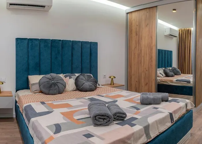 Luxury & Modern - Rowing Canal