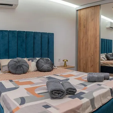 Luxury & Modern - Rowing Canal