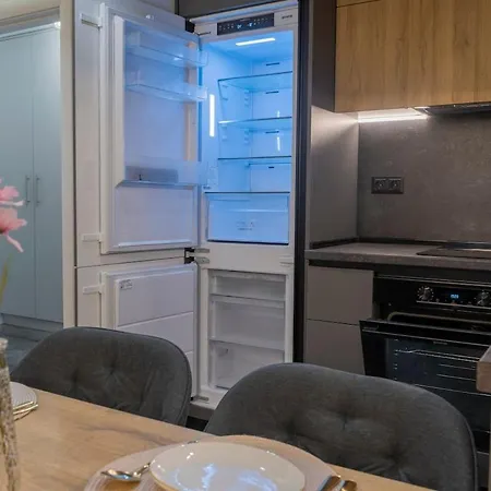 Luxury & Modern - Rowing Canal Apartment Plovdiv