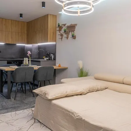 Luxury & Modern - Rowing Canal Apartment *